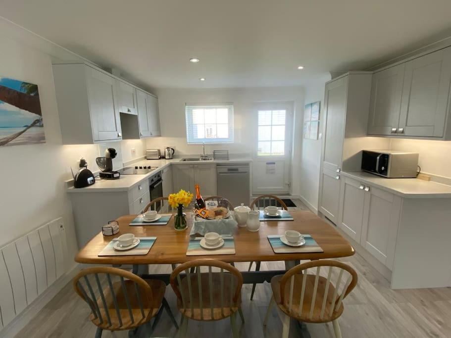 Surf'S Up! Perfect Base For Holidays Or Work In Cornwall St Columb Major Exteriör bild